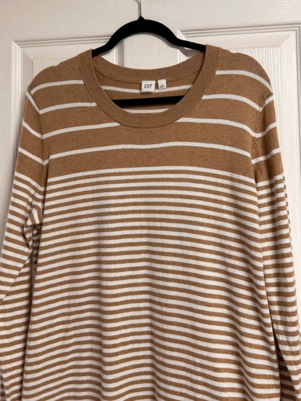 GAP Camel White Striped Long Sleeve Knit Sweater Womens - Picture 3 of 5